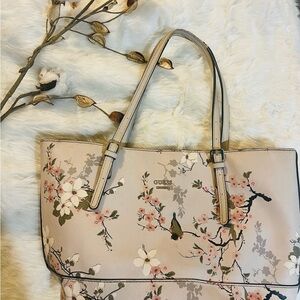 Guess Floral Beige Shoulder Bag